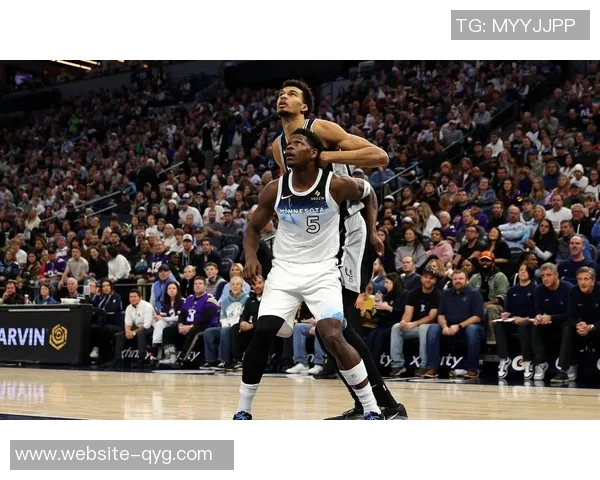 爱德华兹上半场表现亮眼13投7中斩获16分助球队争胜