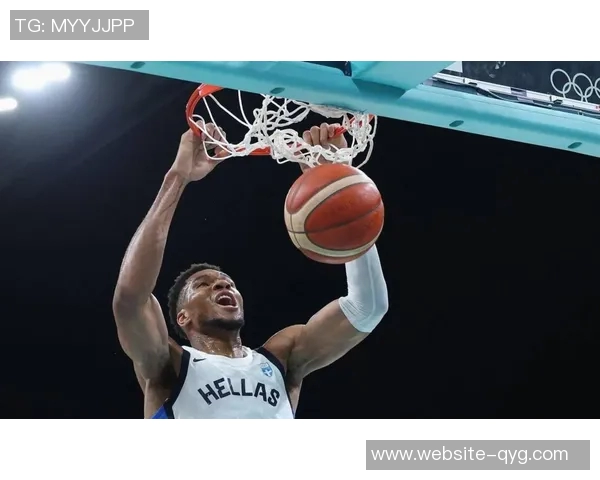 字母哥遭遇包夹困境半场12分钟仅得9分3助攻表现平平 字母哥遭遇包夹困境半场12分钟仅得9分3助攻表现平平